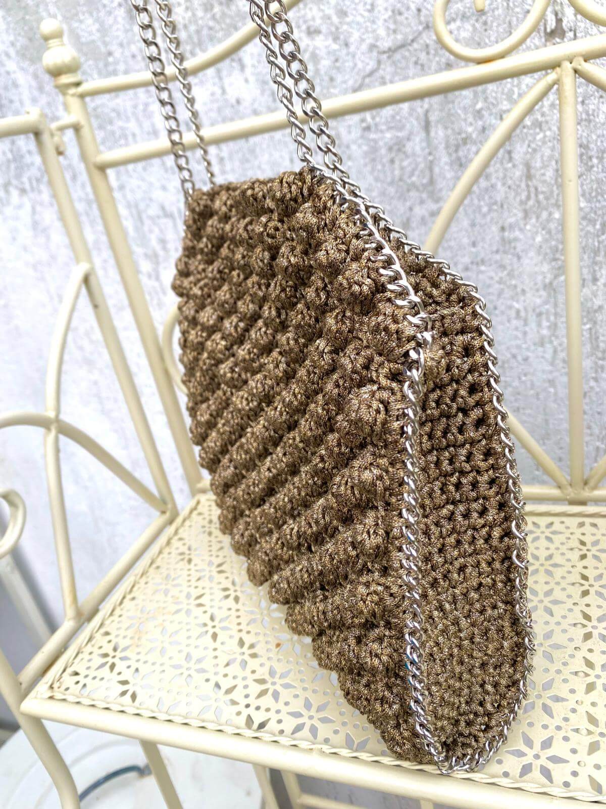 Borsa nocciolina uncinetto fianco
