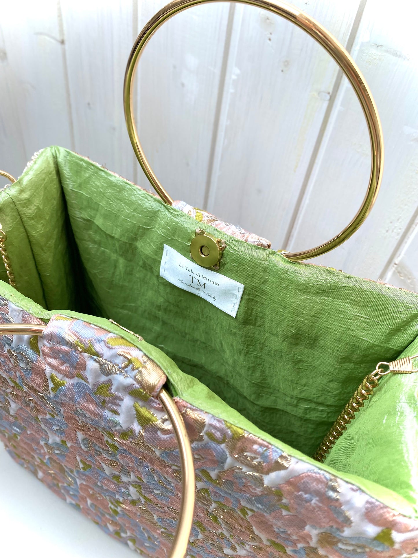 Borsa uncinetto a bauletto Chloe rosa - verde interno