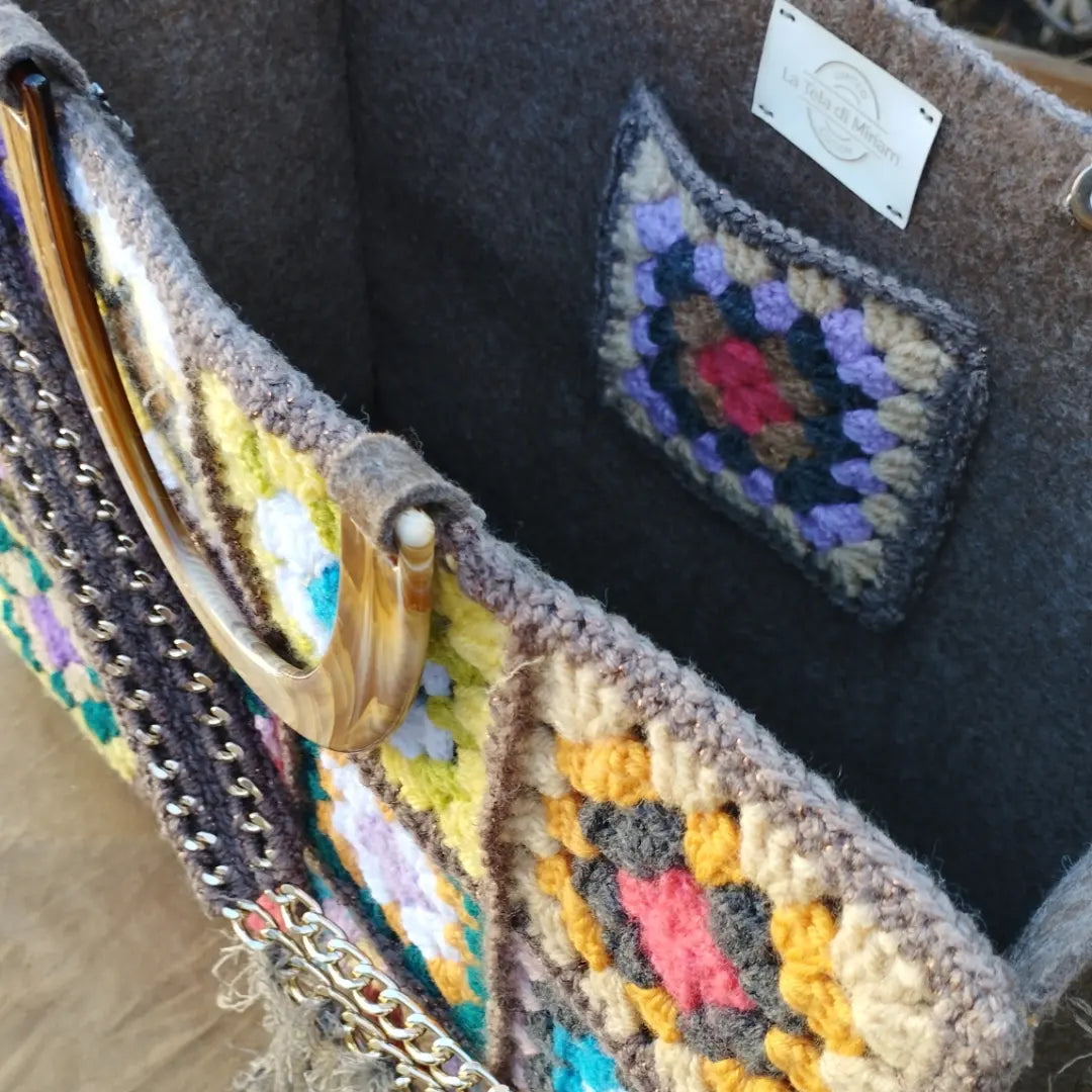 Borsa uncinetto granny Aurora Vintage dettaglio interno con tasca ad uncinetto